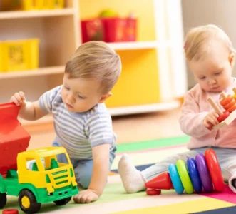 A 2 ans, vivre dans un collectif d'enfants
