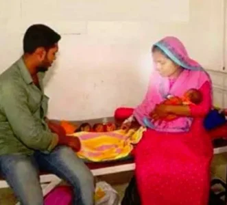 Bangladesh : elle accouche d&rsquo;un bébé puis, 26 jours après, de jumeaux