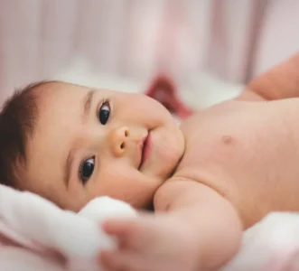 Pourquoi le brossage des cheveux de votre bébé est-il important ?