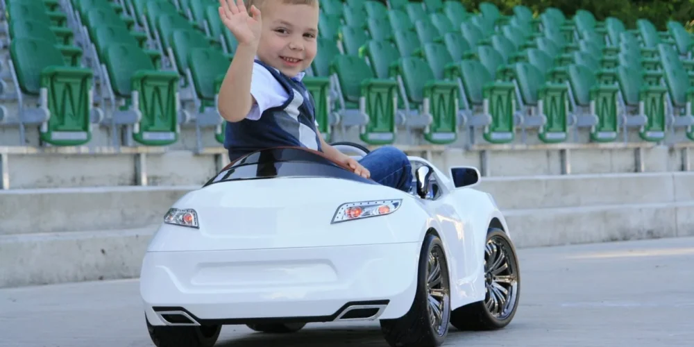 Voiture électrique enfant bébé : comparatif et conseils pour bien la choisir