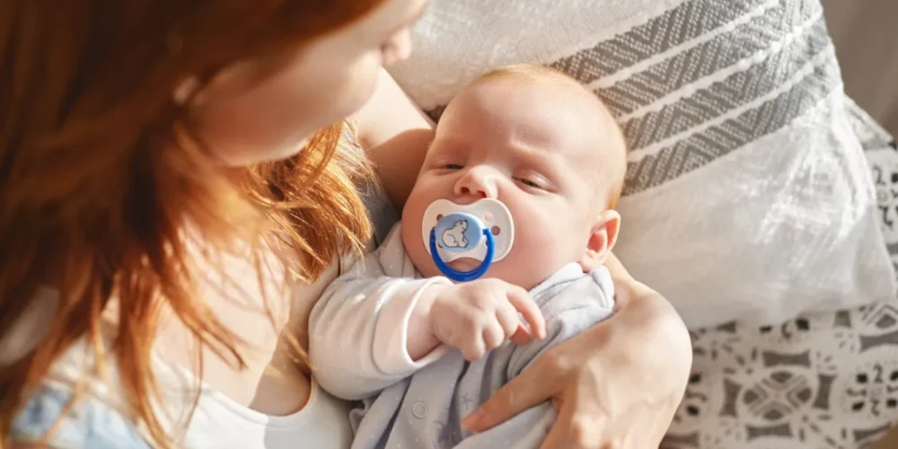Conseils pour faire bon usage d'une sucette pour bébé