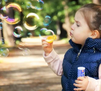 Optez pour une garde d’enfants à Avignon grâce à ce service