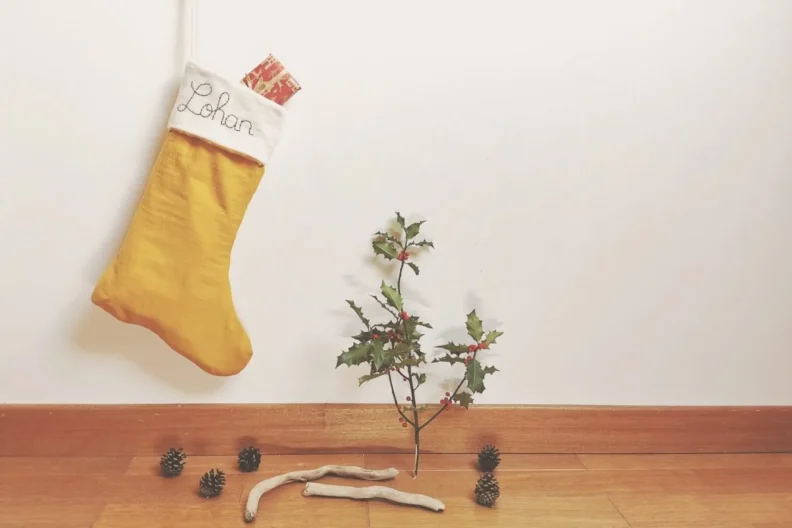 Lange de bébé : une chaussette de Noël artisanale en coton biologique made in France