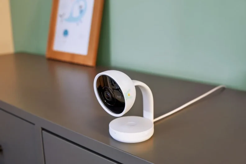 Moniteur HD grand angle 1080p Logitech