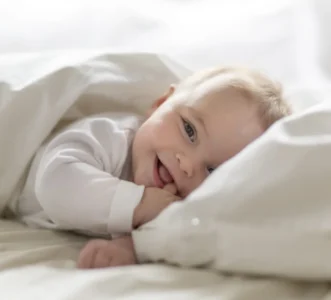 La tendance des pyjamas pour bébé à fermeture éclair