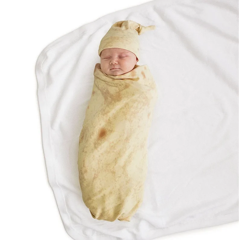 Transformer un bébé en tortilla ou burrito grâce à la couverture UncommonGoods